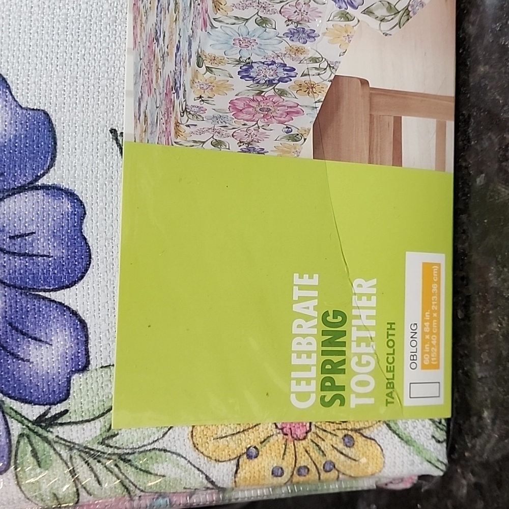 Spring Tablecloth - Picture 2 of 3